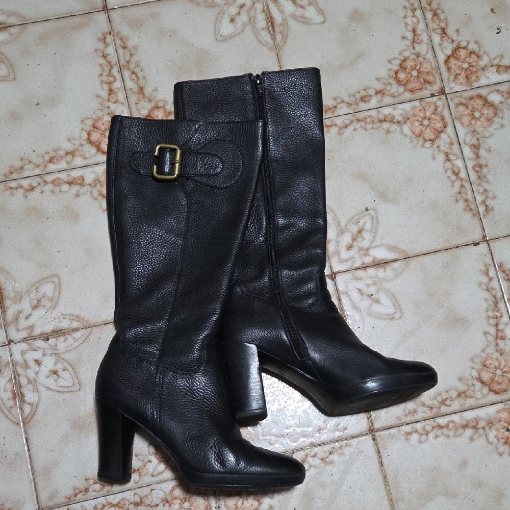 Franco Sarto Vintage Leather Black Heeled Boots.